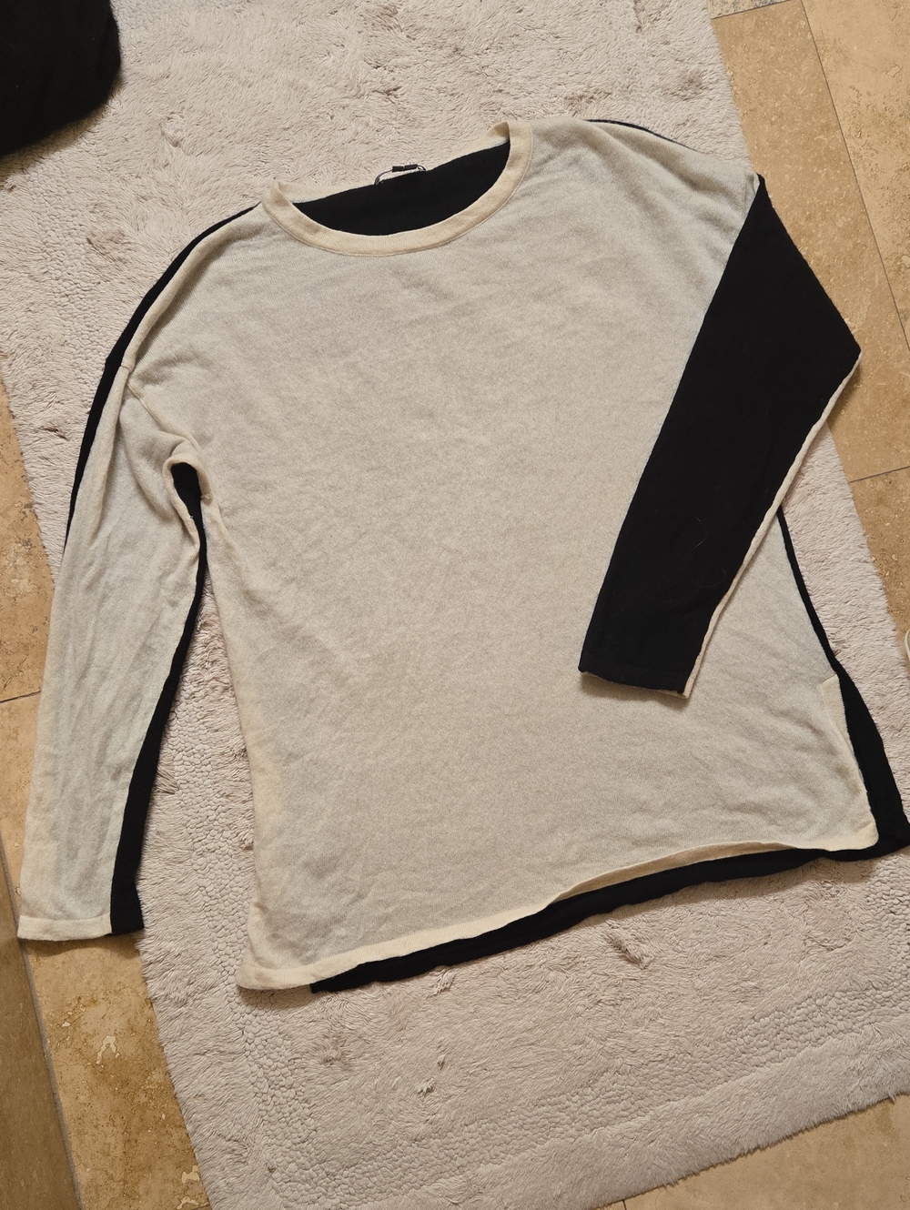 Vince Beige &black Sweater Size M